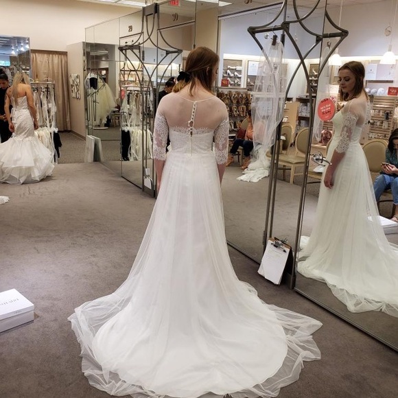 Boho wedding dress size 2 with hip alterations - Picture 2 of 3